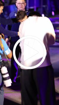 BIB:  <button type="button" onclick="openModal(26940117)" class="btn btn-primary btn-sm float-right" data-toggle="modal" data-target=".modal-high-quality">
                <i class="fa fa-download"></i> Download
                </button>